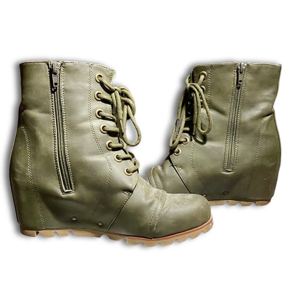 Unionbay Lace-Up Combat Wedge Heels - Picture 1 of 4